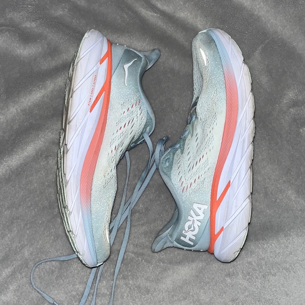 HOKA Clifton 8 running shoes